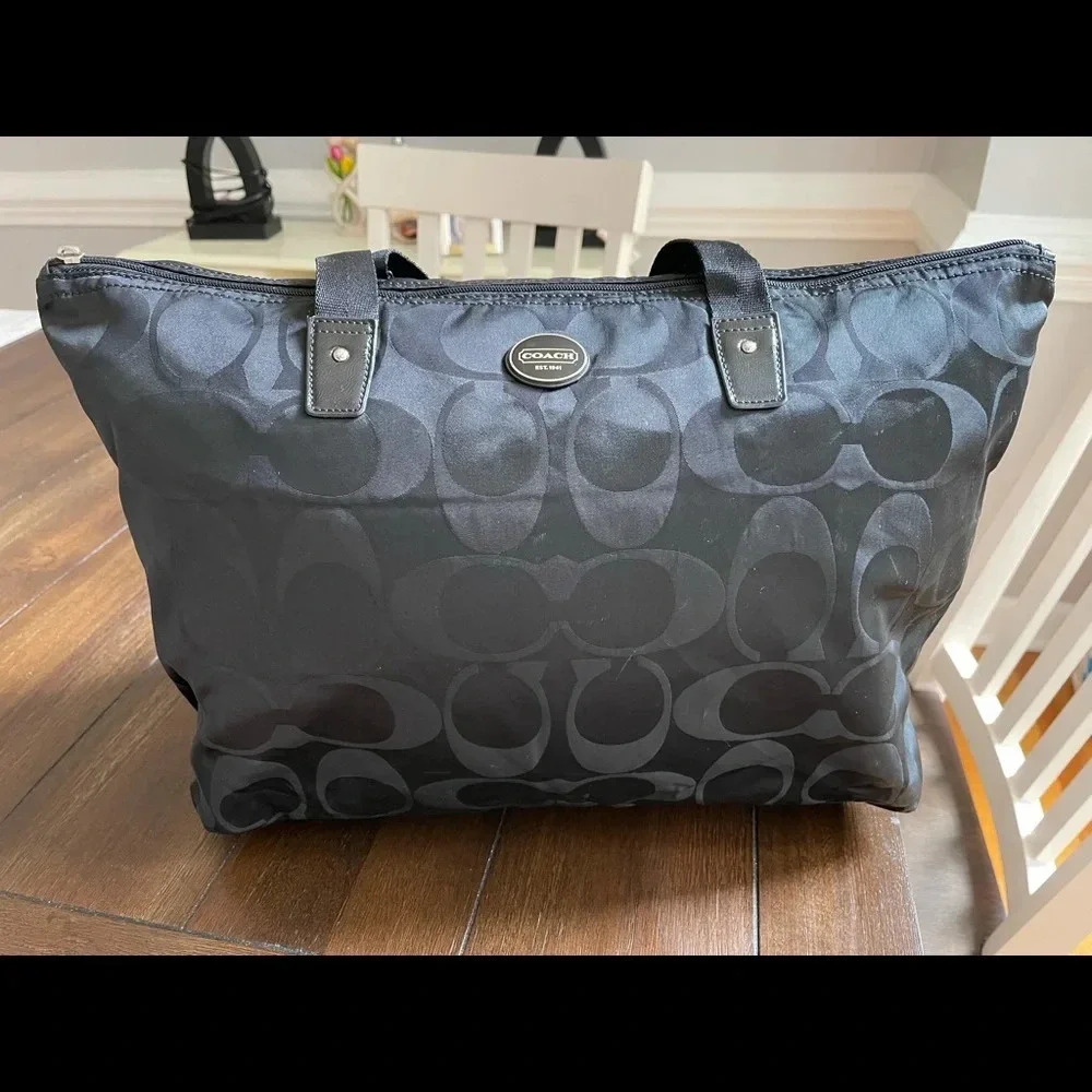 Coach logo tote bag